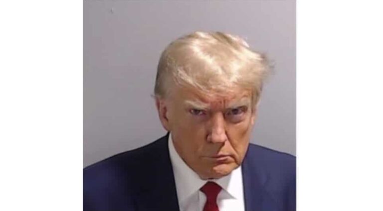 Read more about the article Donald Trump Signs Deal With Modelling Agency on the Back of Mugshot